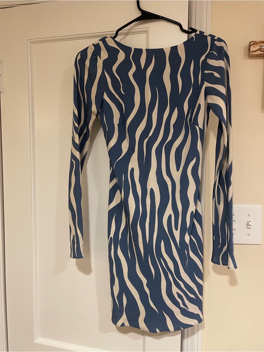 Abercrombie & Fitch Blue and Off-White Striped cocktail dress